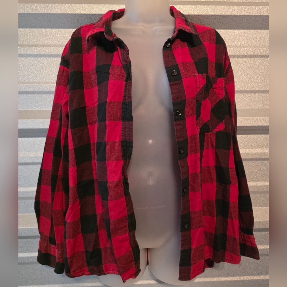 Time and Tru Red and Black Checkered Men's Shirt - Picture 2 of 4